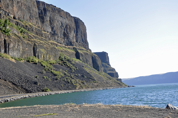 Beautiful scenery on the way to the Grand Coulee Dam